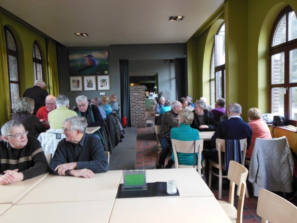 NEOS-Kuringen maakt een natuurwandeling