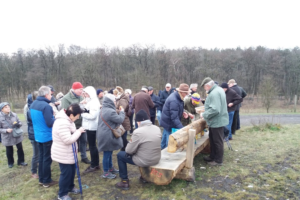 Neos Kuringen organiseert maandelijkse wandeling