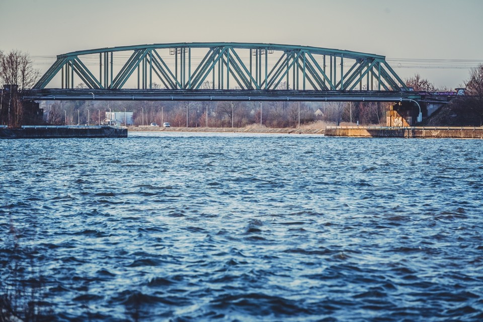 Twee jaar nodig voor nieuwe spoorwegbrug in Kuringen