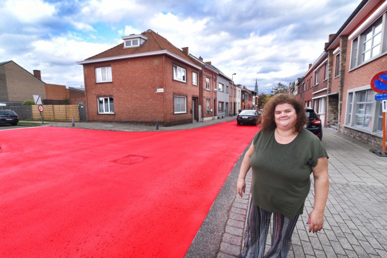Ook Kuringen kleurt rood door fietsstraten: “Alleen mijn tuin is niet rood”